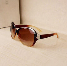 Load image into Gallery viewer, High Quality Women Sunglasses Luxury Fashion Summer Sun Glasses Women's Vintage Sunglass Goggles Eyeglasses R167 - UK Fashion Market
